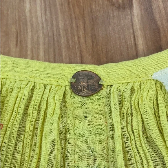 ❤️ HOST PICK ❤️ FREE PEOPLE embroidered cotton gauze peasant top with tassels M - Picture 10 of 14